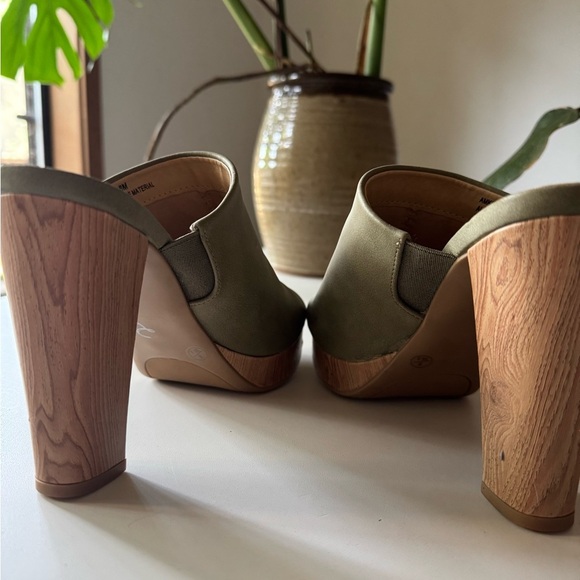 Chinese Laundry Khaki Block Heel Platform Mules - Picture 7 of 7